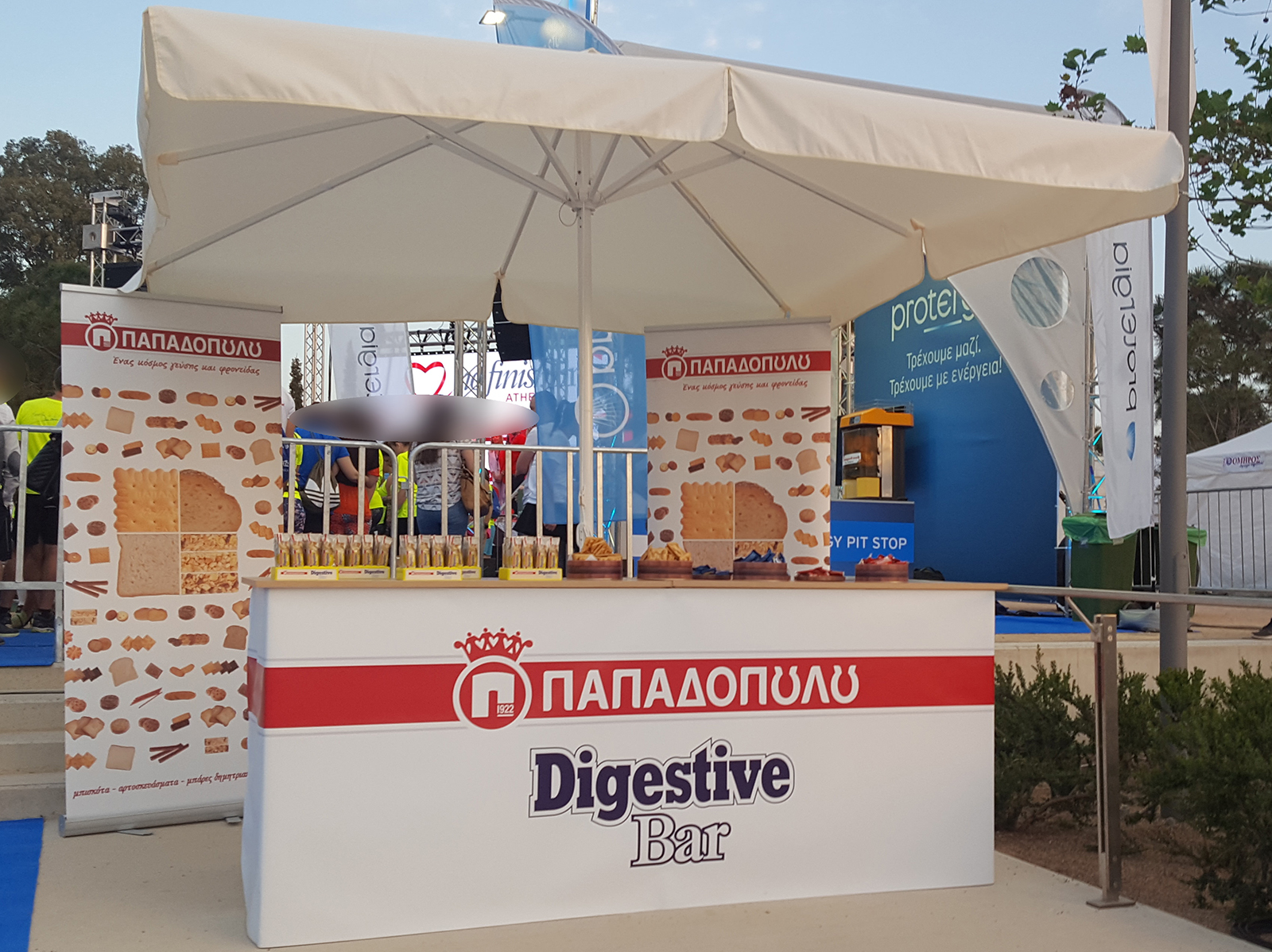 Σχεδιασμός και Κατασκευή Mini Papadopoulou Kiosk για τα Digestive Bar Μπισκότα Παπαδοπούλου